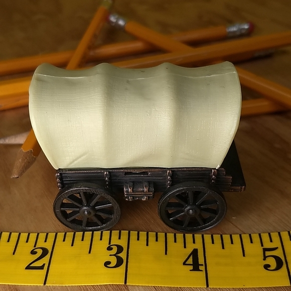 Collectable Metal Die Cast Covered Wagon sharpener - Picture 8 of 11